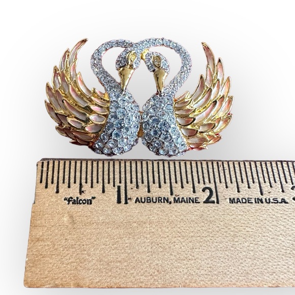 The NOLAN MILLER Glamour Collection Pave Swan Pin Brooch Gold Tone w/Box - Picture 5 of 5